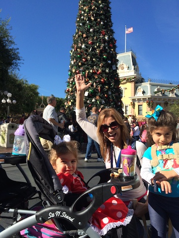 Disneyland_tree_toddlers