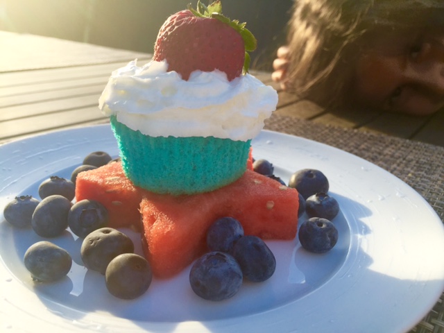 the_fab_mom_july_4th_dessert_stacker_watermelon_cupcake_fruit