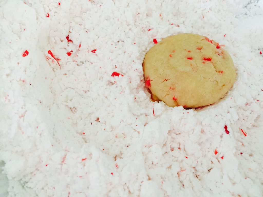 holiday-snowball-cookies-christmas-baking