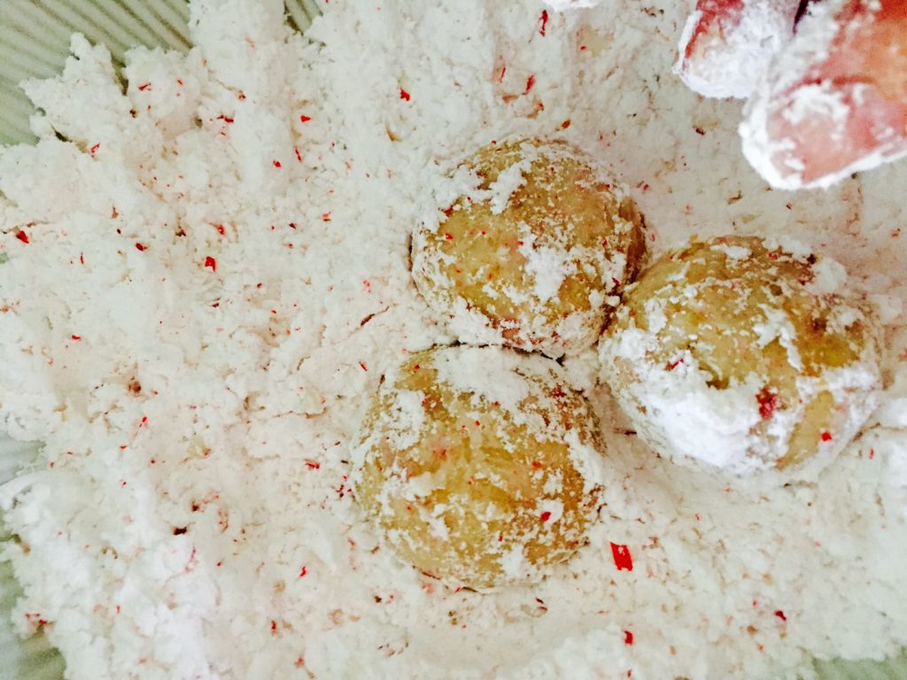 snowball-cookies-baking-holiday-christmas-sugar