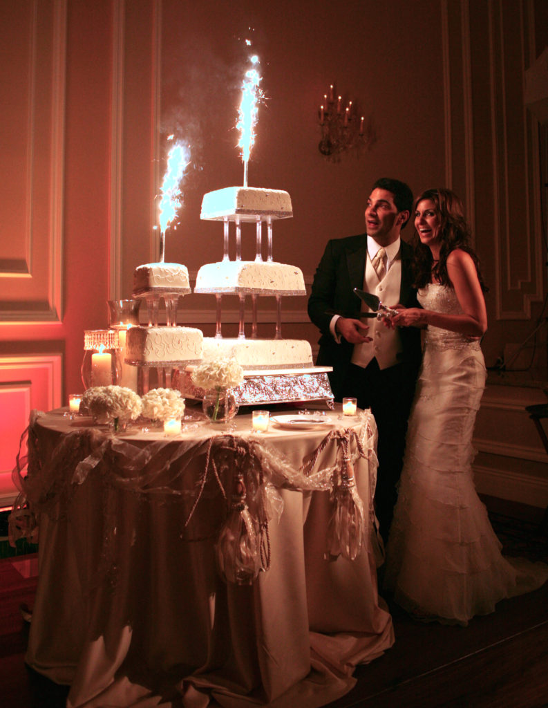 fireworks_wedding_cake