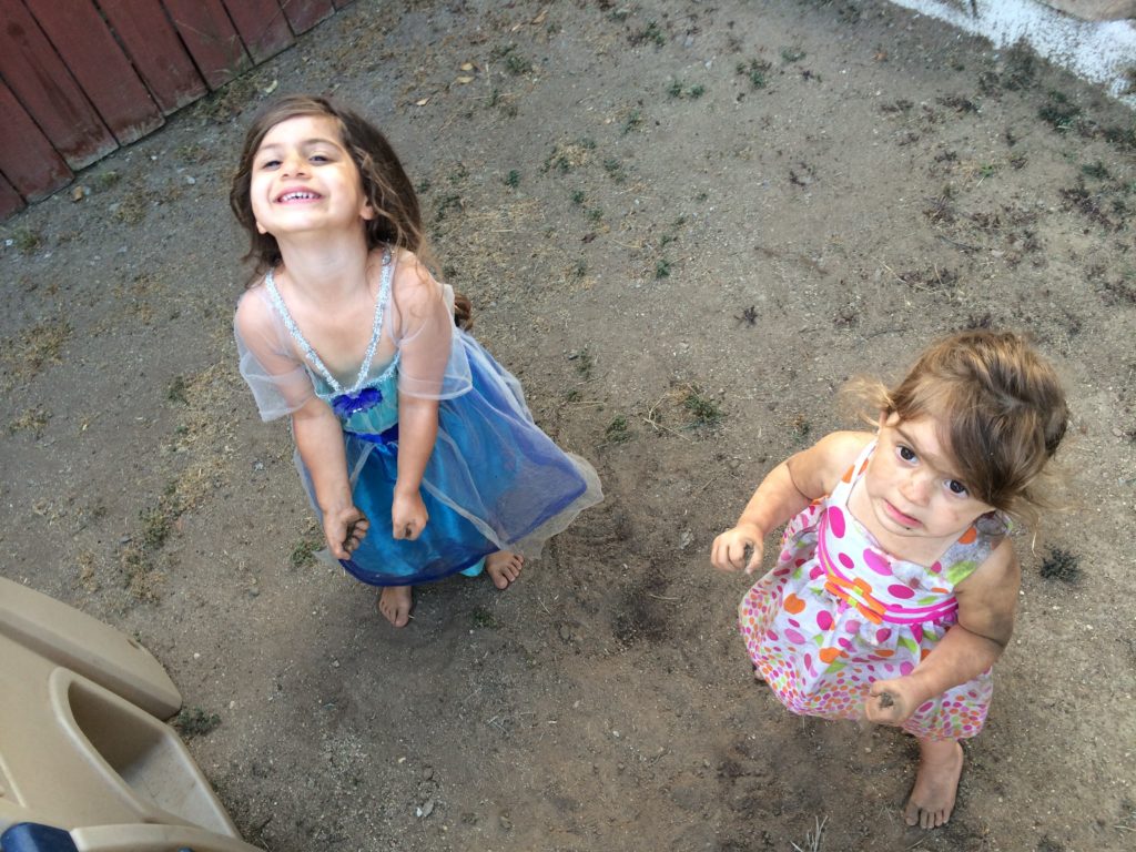 summer_toddlers_dirt