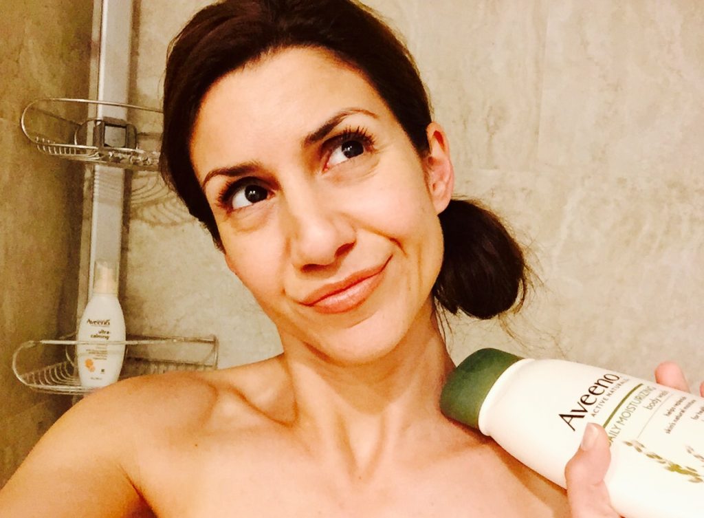 jill_simonian_shower_fab_mom_aveeno_moisturizing_body_wash_skincare_shower