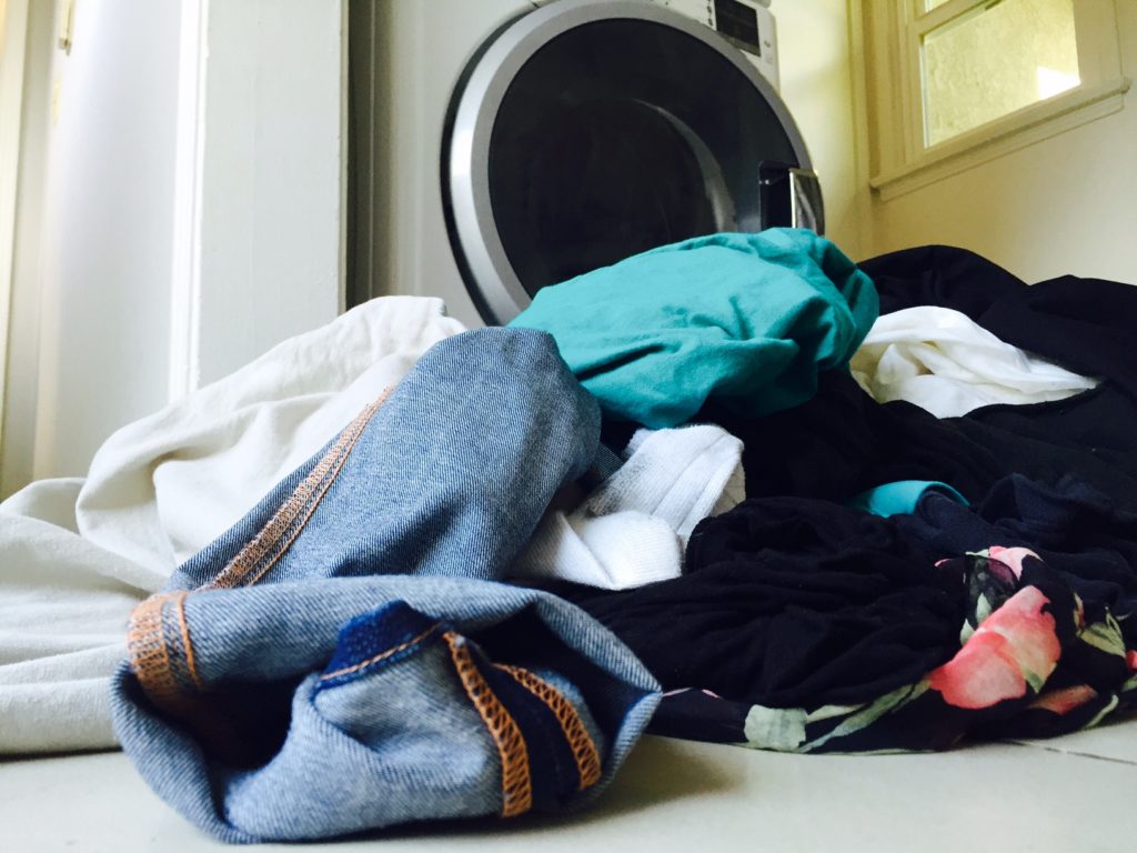 home-organizaion-tips-hacks-laundry