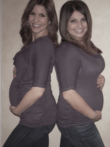 sisters-pregnant-new-moms-siblings-day-pregnancy