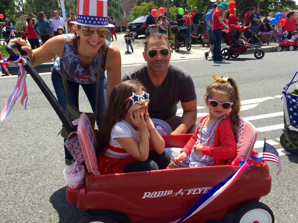 memorial-day-parade-los-angeles-fab-mom-family