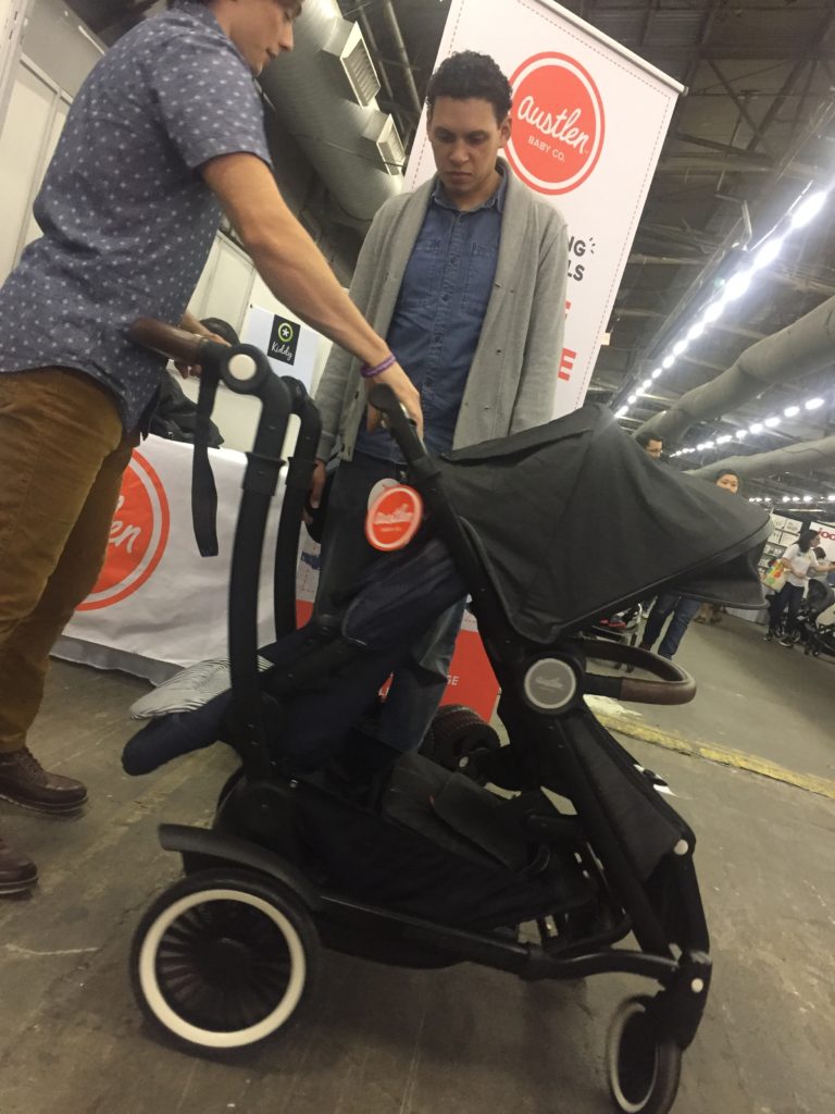 austlen-baby-stroller-entourage-size-new-york-baby-show