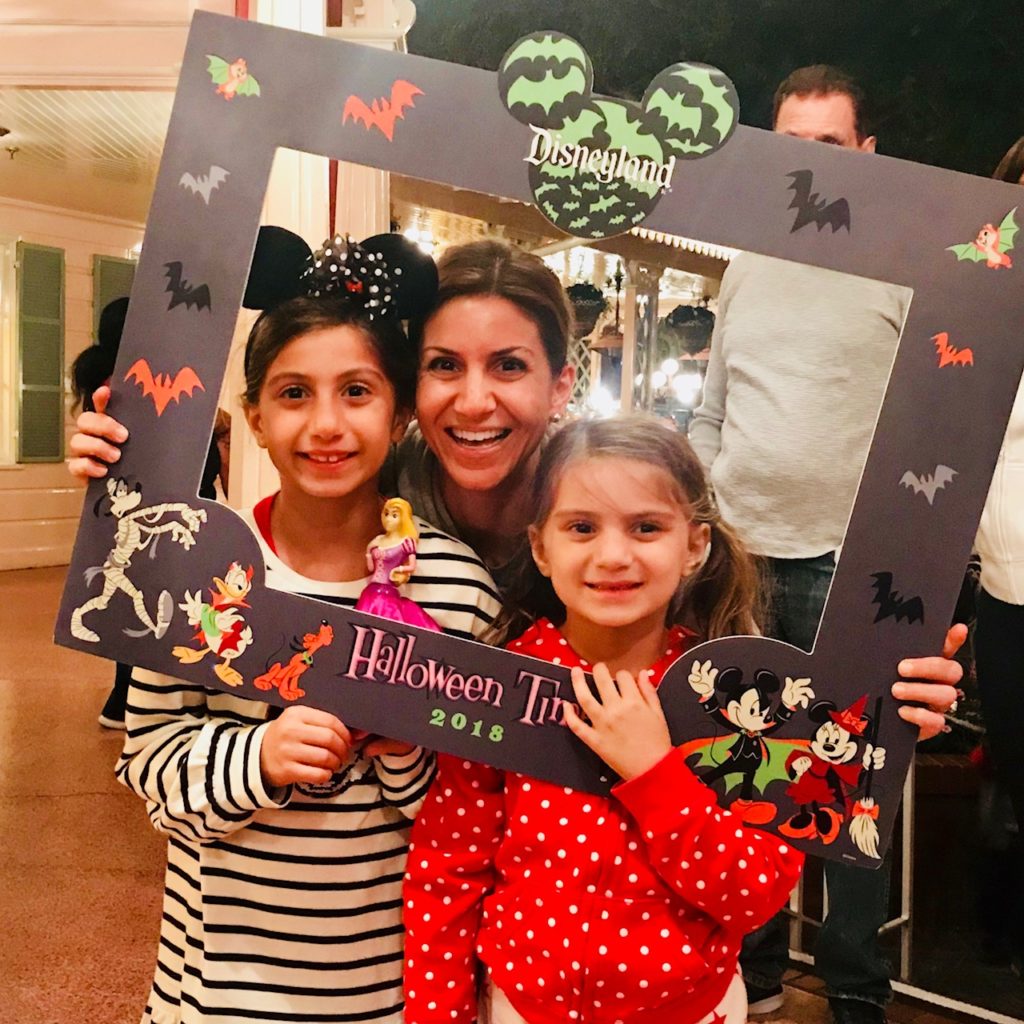 fab-mom-disneyland-2018-halloween-family-tips